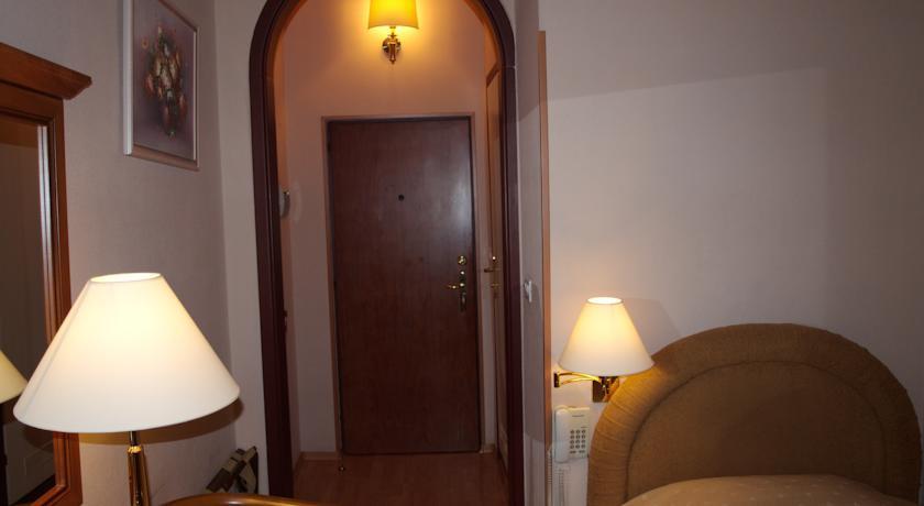 Domus Hotel-1 Kijów Zewnętrze zdjęcie