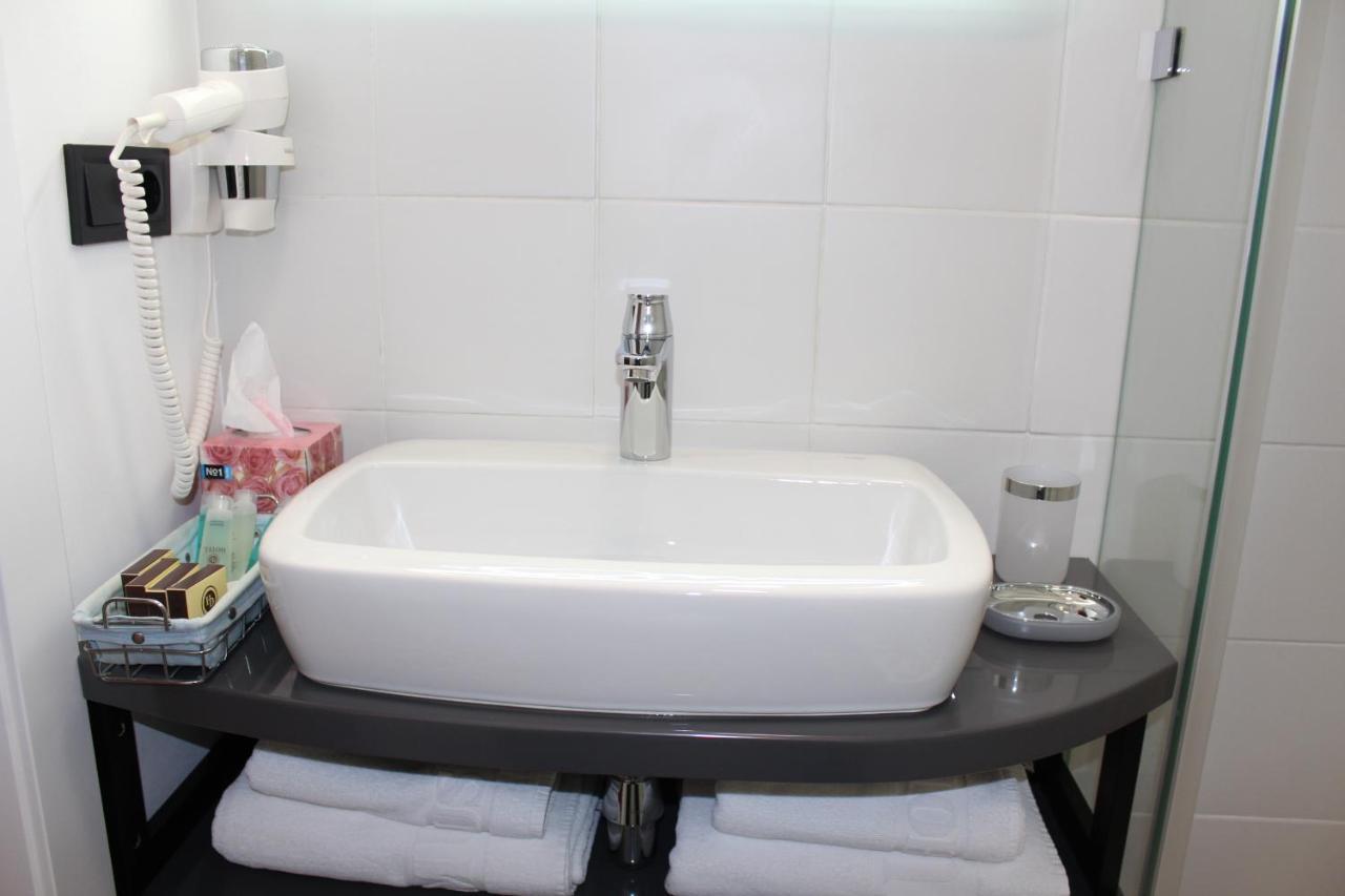 Domus Hotel-1 Kijów Zewnętrze zdjęcie
